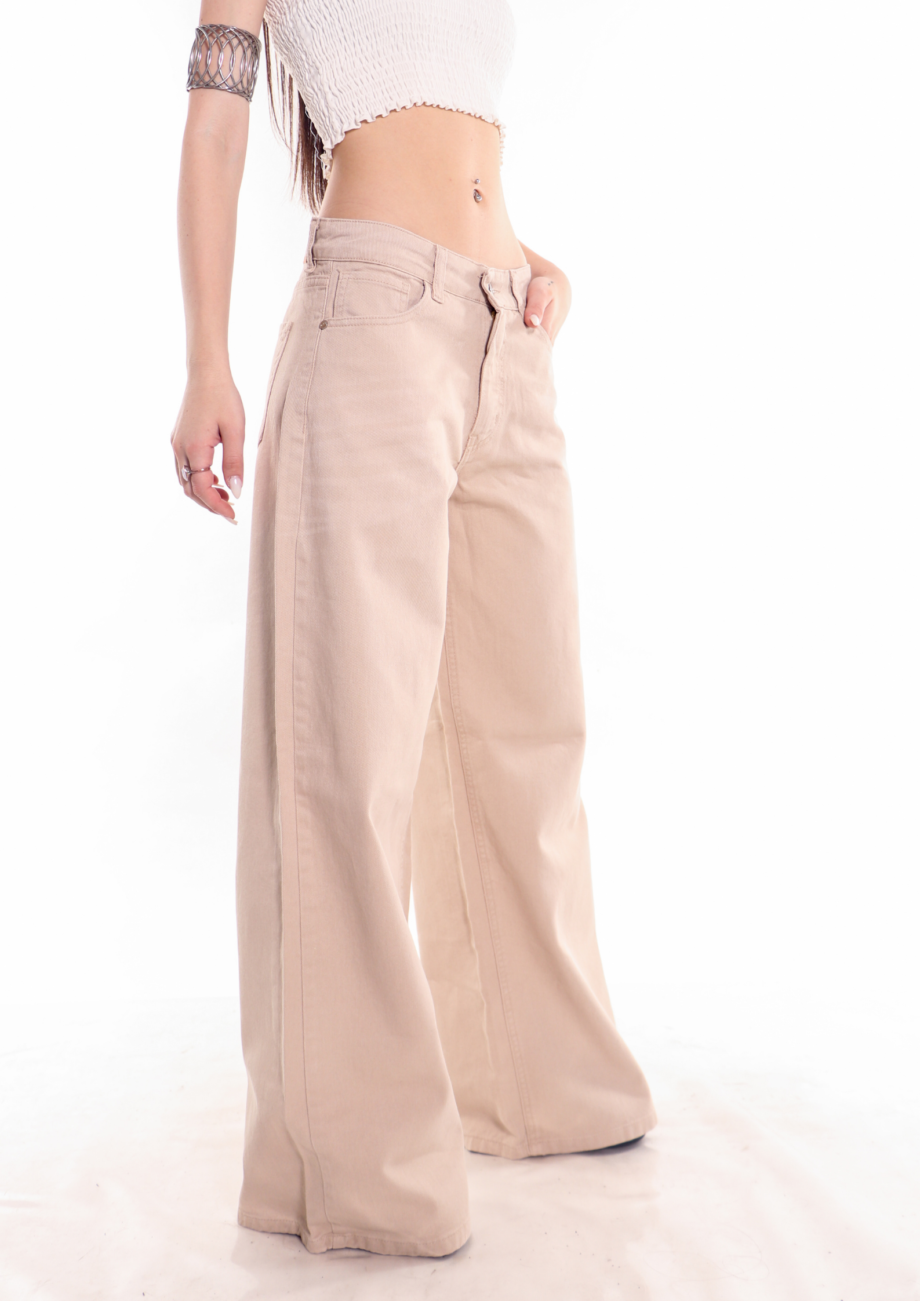 Wide leg rígido beige con bigotes