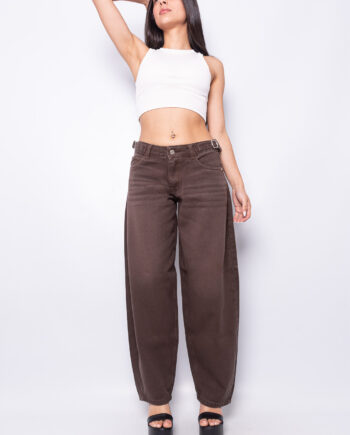 Baggy rigido tiro bajo Chocolate con hebilla Lateral