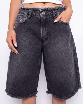 Bermuda rígido Frayed Waist black localizado ruedo Desflecado