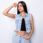 Chaleco denim rígido celeste nevado desflecado
