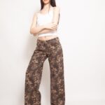 Wide leg rígido tiro bajo Chocolate con Estampado y hebilla trasera